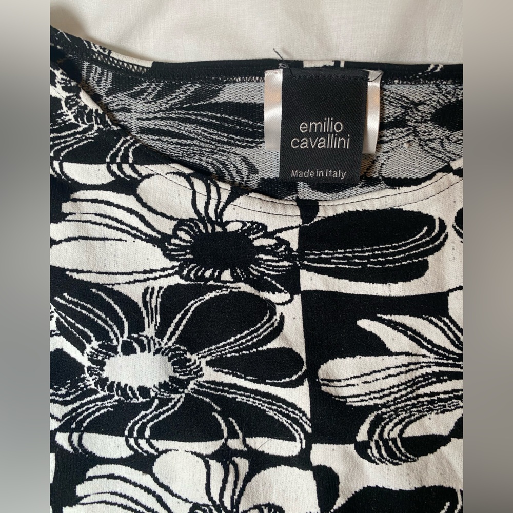 Black and White Floral Crop Top